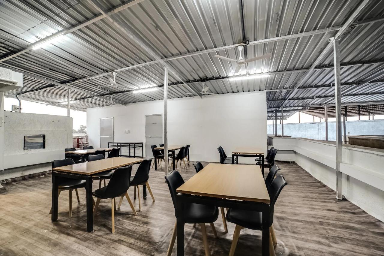 Hotel Bhumi World Bhiwandi Екстериор снимка
